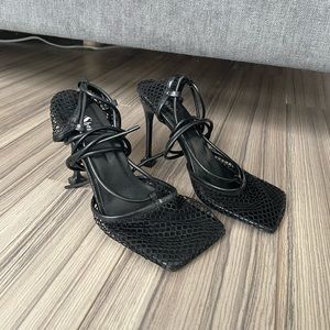 Women’s heels size 37